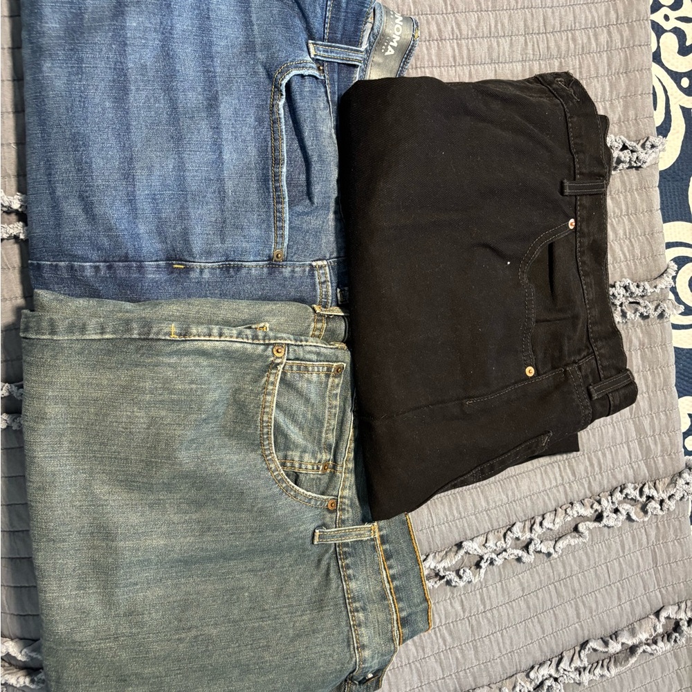 3 pairs of Jeans - 2 Levi’s and 1 Sonma